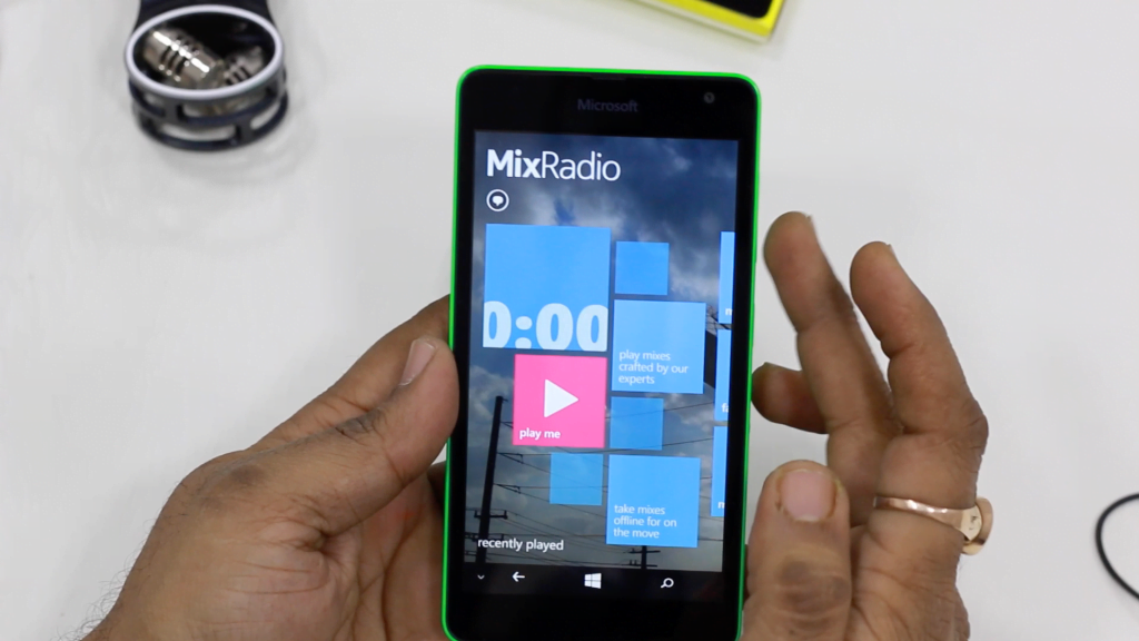 Lumia 535 MixRadio