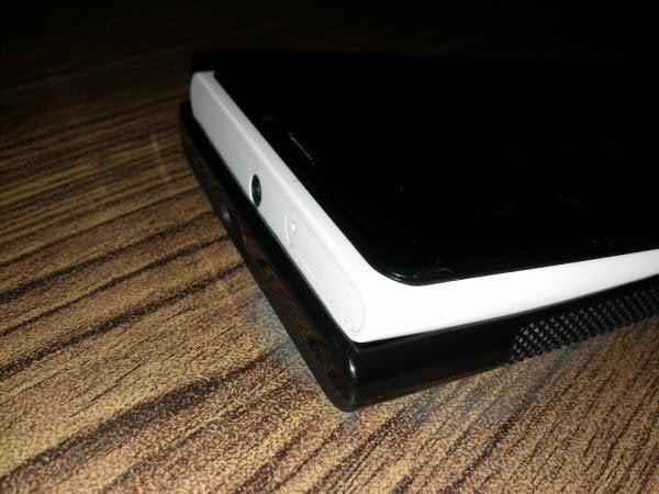 Lumia 920 Fits easily in Amzer Hybird Case