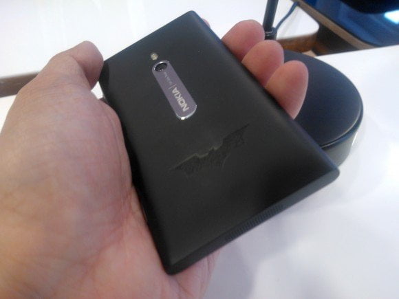 Nokia Lumia 800 Dark Knight